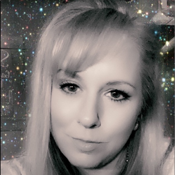 Meet your Posher, Kally - Picture 1 of 1